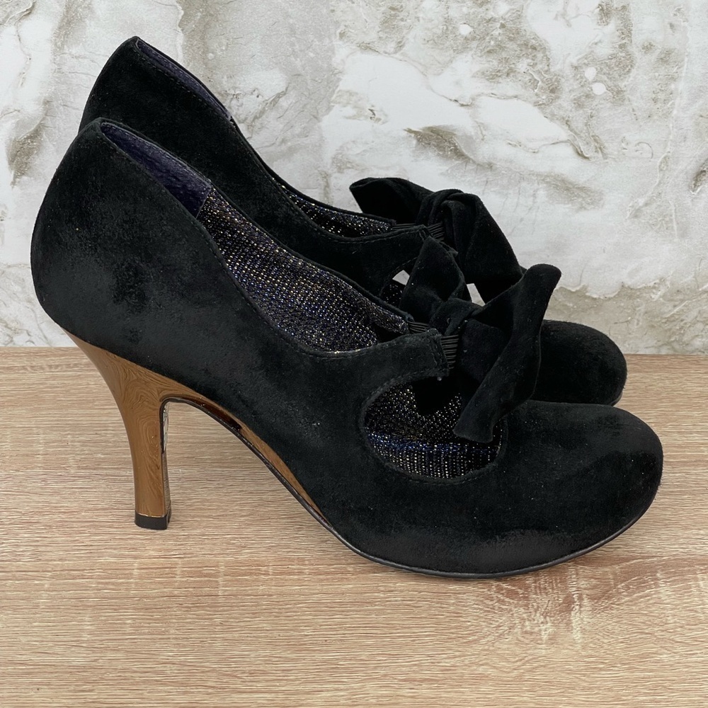 IRREGULAR CHOICE WINDSOR Black Suede Bow Pumps size 39/8
